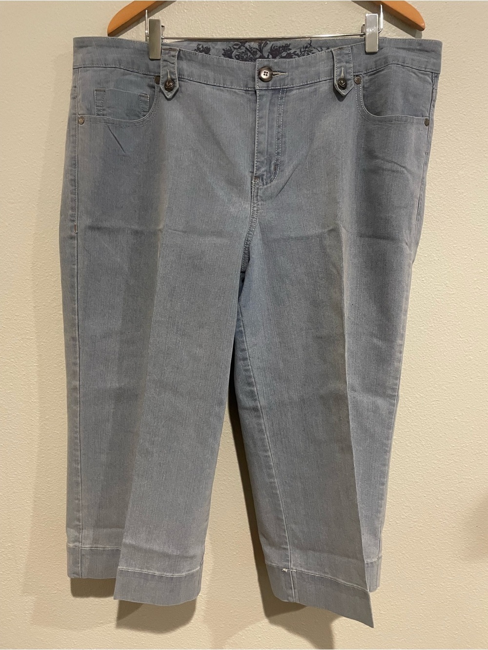 Avenue Light Blue Women's Capris Jeans
